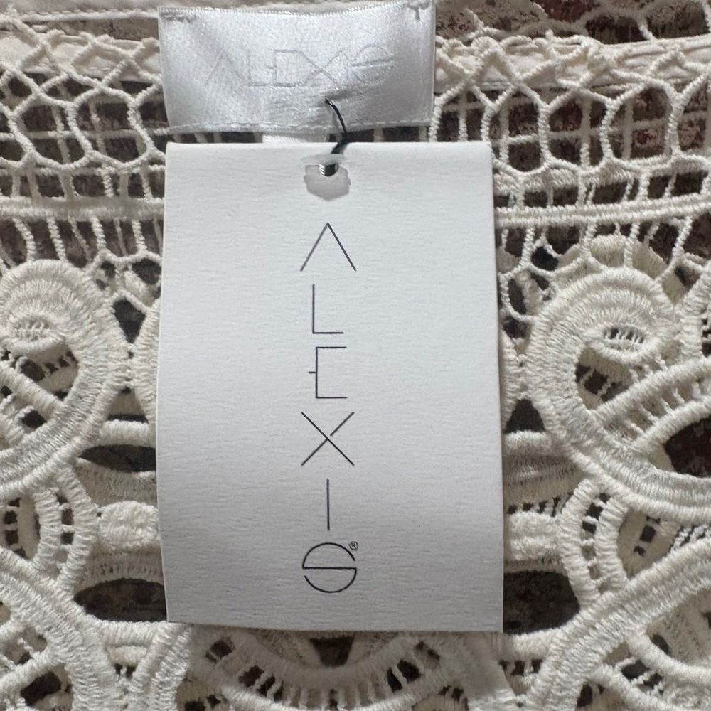 NWT ALEXIS Indiana Crochet Poncho‎ Cream Cover Up Dress XS/Small - Picture 5 of 8